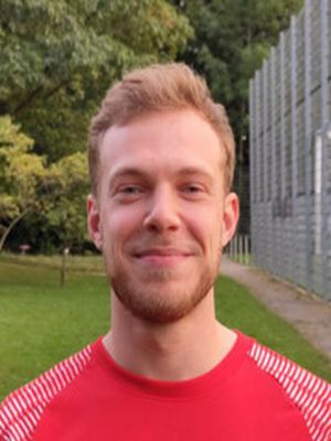 Lukas R.